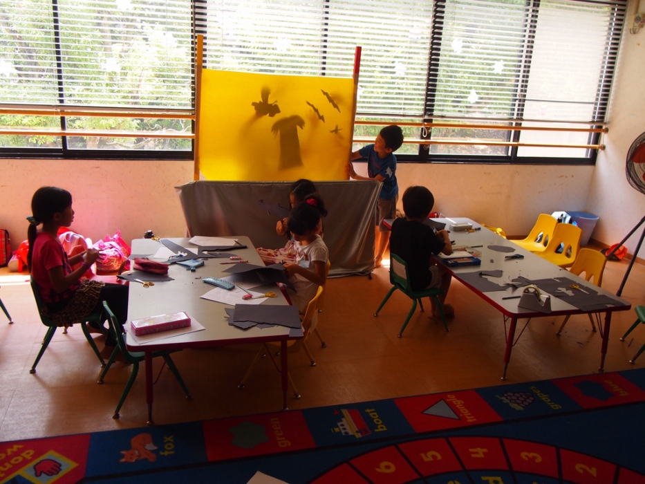 children shadow puppet theatre