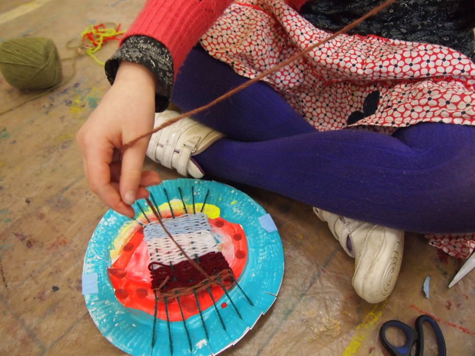 child weaving plate