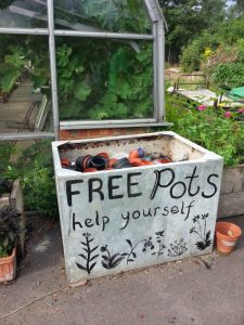 free pots sign